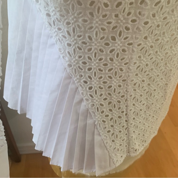 Anthropologie HD in Paris White button-down shirt/blouse with eyelet and pleats - Picture 10 of 10